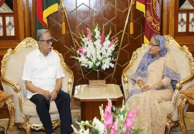রাষ্ট্রপতির সঙ্গে সাক্ষাৎ করলেন প্রধানমন্ত্রী 