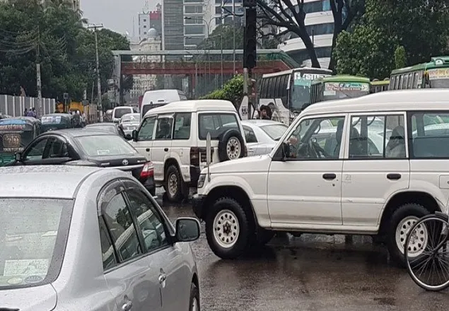 পুরনো রূপে ফিরছে রাজধানী