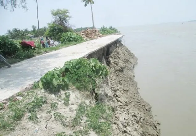 মেঘনার অব্যাহত ভাঙনে মনপুরার মানচিত্র ছোট হয়ে আসছে