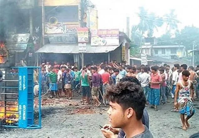 কাবাঘরের আপত্তিকর ছবি: বাংলাদেশ সীমান্তবর্তী জেলায় সেনা মোতায়েন 