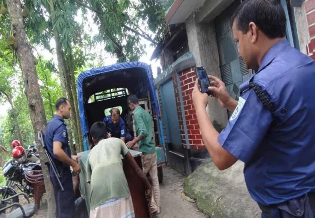 লালমনিরহাটে জামায়াত আমীরের বাড়ীর মালামাল ক্রোক