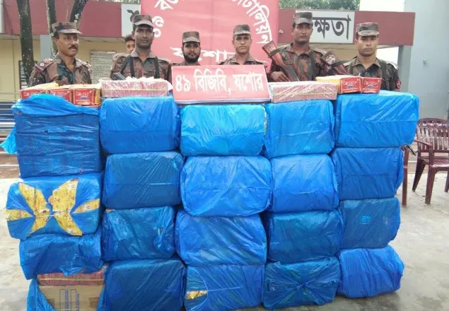 শার্শায় রেলস্টেশন থেকে ভারতীয় জর্দা ও বাজি উদ্ধার