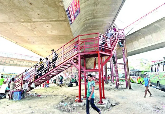 হানিফ ফ্লাইওভারের বিভিন্ন পয়েন্টের সিঁড়ি ভাঙ্গার নির্দেশ