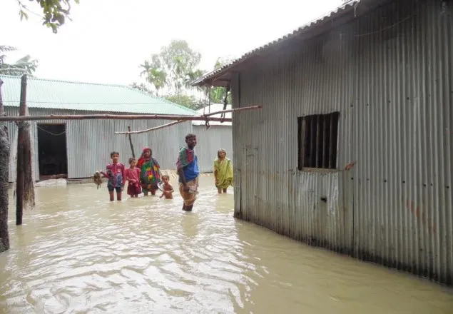 'দুই দিন ধরে পানিবন্দি এখনো ত্রাণ আসেনি'