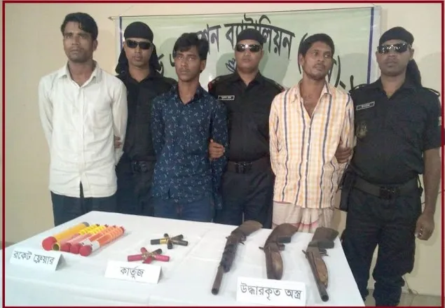 হাতিয়ায় অস্ত্রসহ দস্যু কালাম বাহিনীর ৩ সদস্য গ্রেফতার 