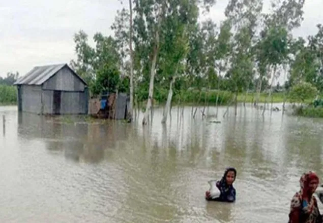 জামালপুর কুড়িগ্রাম টাঙ্গাইলে বন্যার অবনতি: খাদ্য ও বিশুদ্ধ পানির সঙ্কট