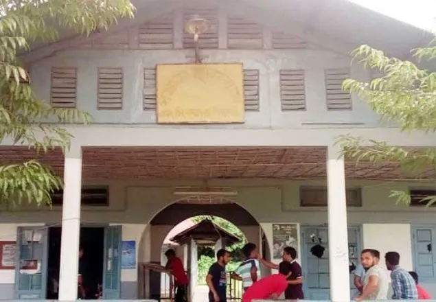 ফের এমসি কলেজ হোস্টেলে ছাত্রলীগের হামলা-ভাংচুর
