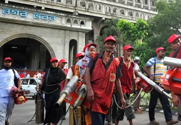 বর্তমানে চিকুনগুনিয়া মহামারিতে রুপ নিয়েছে 