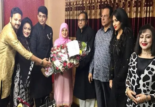 শাবানার বাসায় শিল্পী সমিতির সদস্যরা