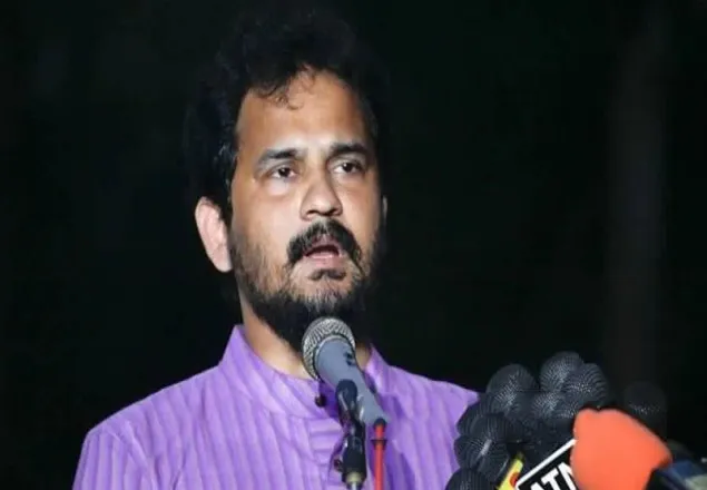 জয় বাংলা স্লোগান দিয়ে ইমরানের উপর হামলা