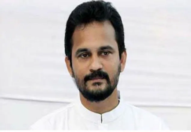 আত্মসমর্পণ করে জামিন পেলেন ইমরান