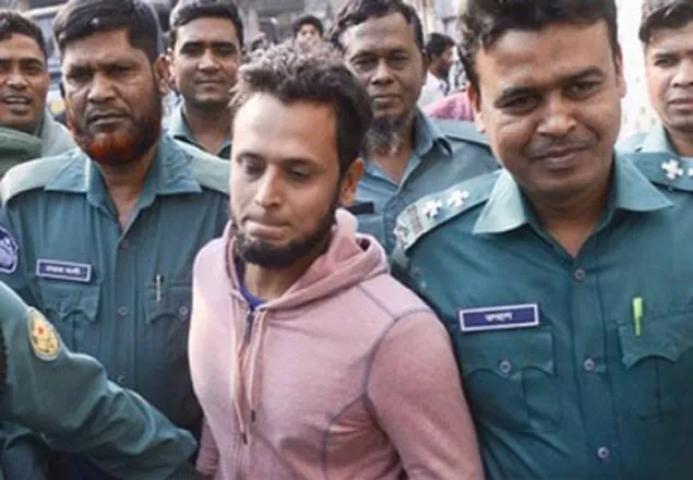 সানি চিকনগুনিয়ায় আক্রান্ত, গ্রেফতারি পরোয়ানা জারি