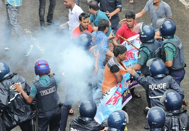 শিক্ষার্থীদের বিক্ষোভ: ১২'শ জনকে আসামি করে পুলিশের মামলা 
