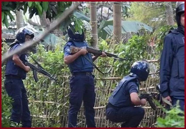 মেহেরপুরে জঙ্গি আস্তানা সন্দেহে বাড়ি ঘেরাও 