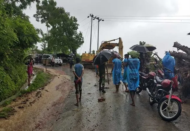 বান্দরবানে পাহাড় ধসে নিখোঁজদের খোঁজ এখনো মেলেনি  