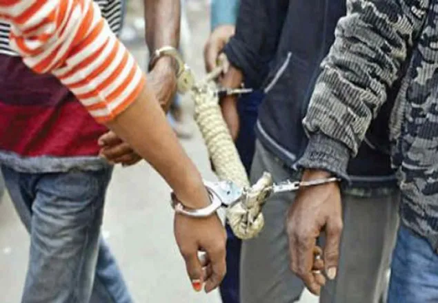 ৪ বিদেশীসহ মানবপাচারকারীর ৯ সদস্য আটক