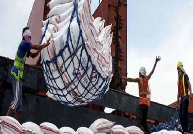 ভিয়েতনাম থেকে চতুর্থ চালবাহী জাহাজ চট্টগ্রামে