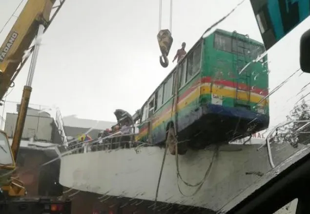 শাহজালালে অল্পের জন্য রক্ষা পেলেন ২৬ হজযাত্রী 