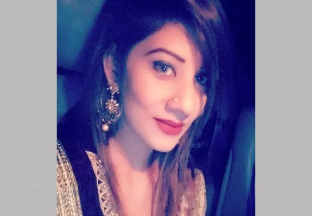 মডেল রিসিলার আত্মহত্যা