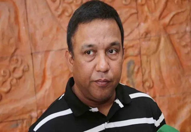 সিঙ্গাপুর নেওয়া হয়েছে খালেদ মাহমুদকে