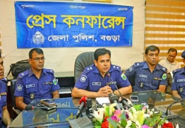 বগুড়ায় ধর্ষিতা ও তার মাকে ন্যাড়াকারী নাপিত গ্রেফতার