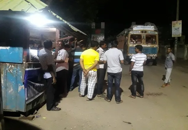বেনাপোলে চলছে ২৪ ঘণ্টা আমদানি-রফতানি বাণিজ্যিক কার্যক্রম