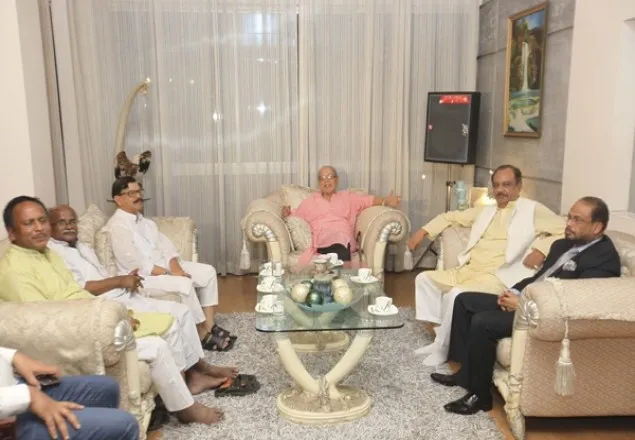 বি-চৌধুরীর বাড়িতে রাজনীতিকদের বৈঠক, ছিলেন জি এম কাদের