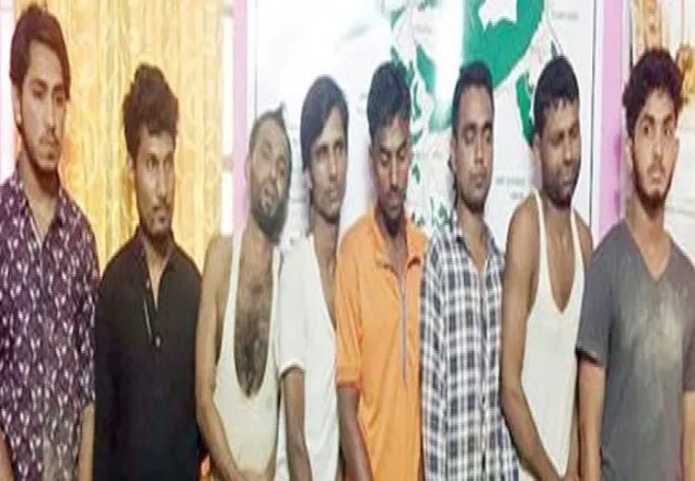রামুতে ৮ ভুয়া ডিবি পুলিশ আটক