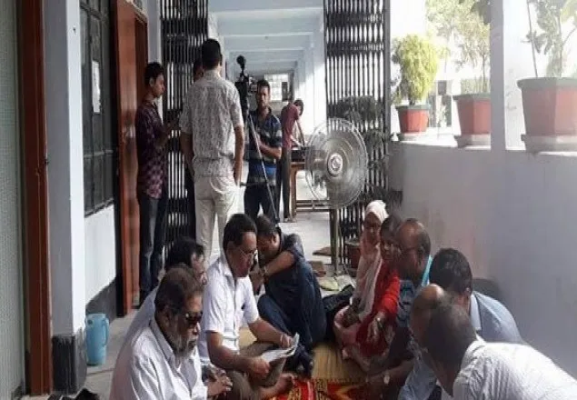 রাবিতে ১১ শিক্ষকের অবস্থান ধর্মঘট, ক্লাস-পরীক্ষা বর্জন