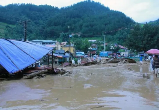 ভিয়েতনামে আকস্মিক বন্যায় নিহত ২৬