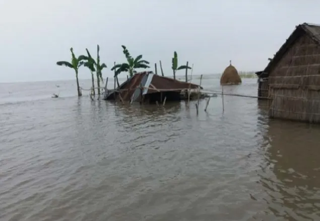 ক্রমান্বয়ে নতুন নতুন এলাকা প্লাবিত হচ্ছে
