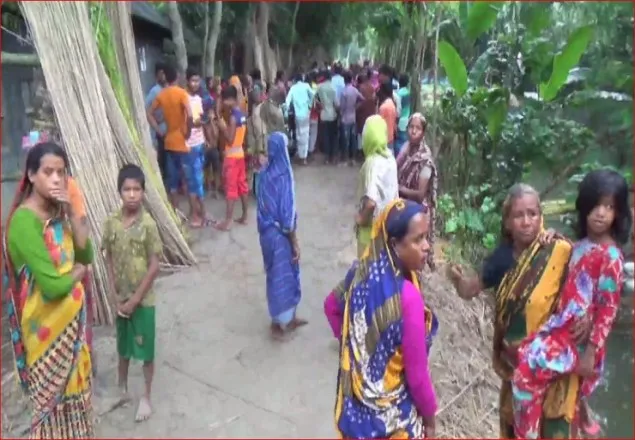 গৃহবধূকে হত্যার পর ঝুলিয়ে রাখার অভিযোগ