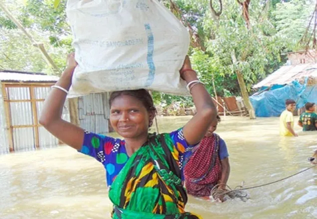 নওগাঁয় খাদ্য সঙ্কটে বানভাসিরা
