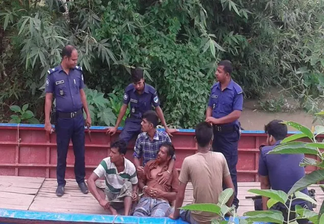 নড়াইলে দেশীয় অস্ত্রসহ ২ জন আটক