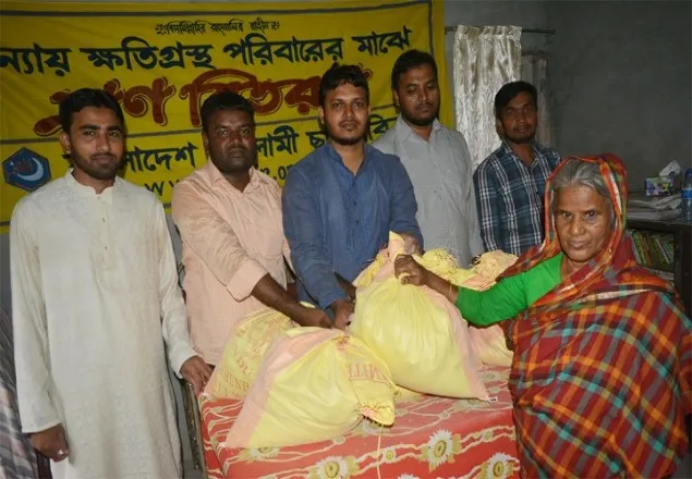 বন্যায় ক্ষতিগ্রস্তদের মাঝে শিবিরের ত্রাণ বিতরণ