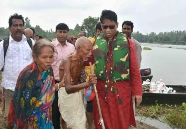 দিনাজপুরে বন্যাদুর্গতরা ত্রাণ চায় না, চায় বিশুদ্ধ পানি ও ওষুধ