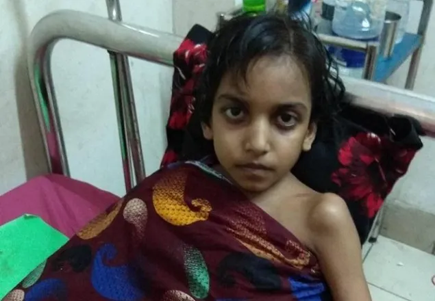 ড্রেসিং করতে অপারেশন থিয়েটারে মুক্তামনি