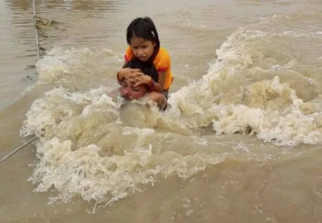ভারতের বিহারে বন্যায় নিহত বেড়ে ৩৪১