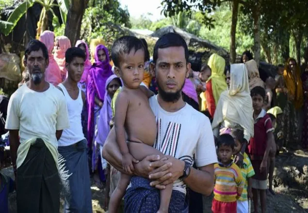 ফের নির্যাতন শুরু হওয়ায় বাংলাদেশে আশ্রয় নিচ্ছে রোহিঙ্গারা