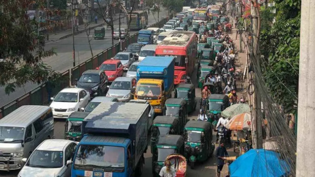 রামপুরার সড়কে যানজট কমাতে নতুন পথ নির্দেশনা