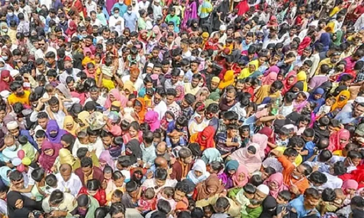 দেশের চূড়ান্ত জনসংখ্যা ১৬ কোটি ৯৮ লাখ