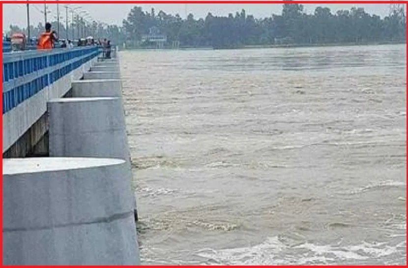 ভারতীয় ঢলে বেড়েছে তিস্তার পানি, ব্যারাজ পয়েন্টে বিপৎসীমার ওপরে
