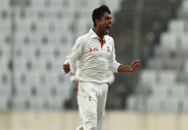দিনের শুরুতেই স্মিথকে বোল্ড করল মিরাজ 