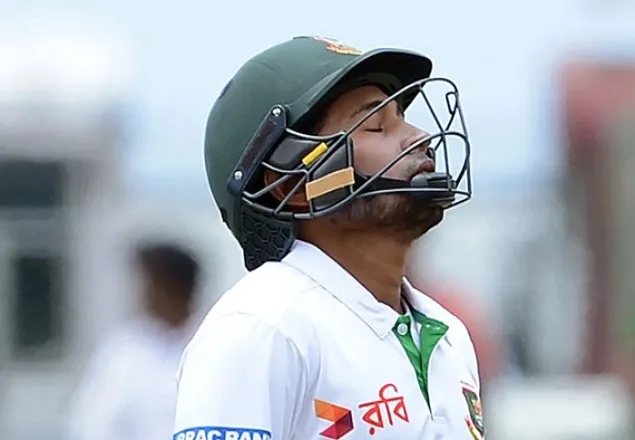 চরম ব্যাটিং বিপর্যয়ে টাইগাররা
