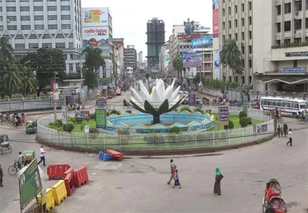 রাজধানী ঢাকা, দ্রুত হচ্ছে ফাঁকা 