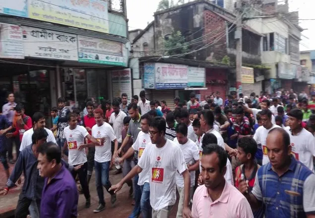 নড়াইলের উন্নয়নে মাশরাফির হাত ধরে তিন কিলোমিটার পদযাত্রা