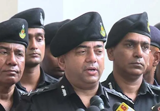 ভেতরে ৭ জনের অবস্থান নিশ্চিত করেছে র‍্যাব