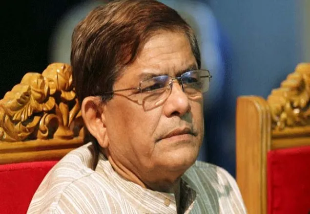 ‘রোহিঙ্গাদের সাহায্যের বদলে গুলি তাক করে রেখেছে সরকার’