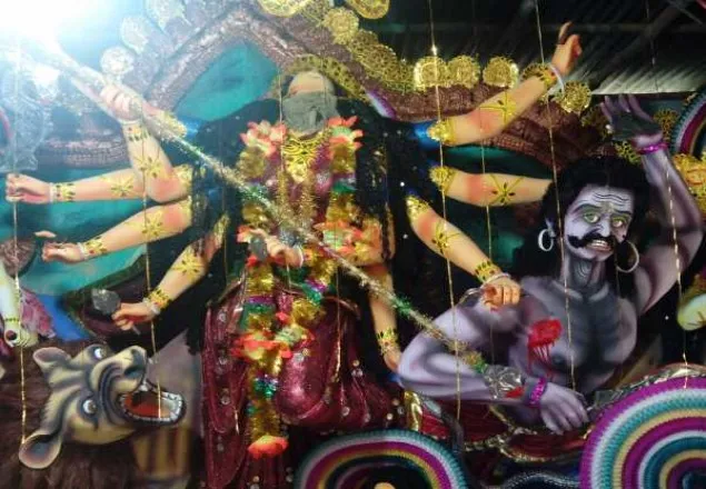 সাতক্ষীরায় ছাত্রলীগের হামলায় মন্দির কমিটির সভাপতিসহ আহত ৬, ৫ প্রতিমা ভাংচুর