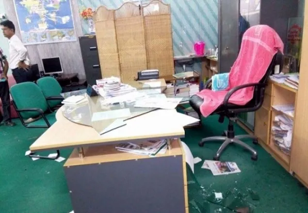 পরীক্ষায় নকলে বাধা দেয়ায় শিক্ষক লাঞ্ছিত ও  ভাংচুর করে :  ছাত্রলীগ